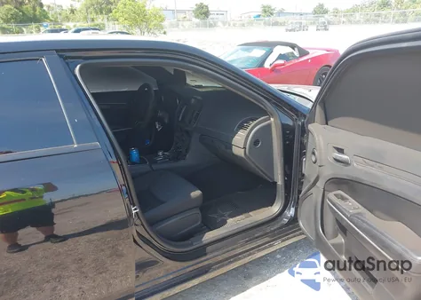 2019 Chrysler 300 Touring z USA, uszkodzony, nr VIN 2C3CCAAG0KH613471